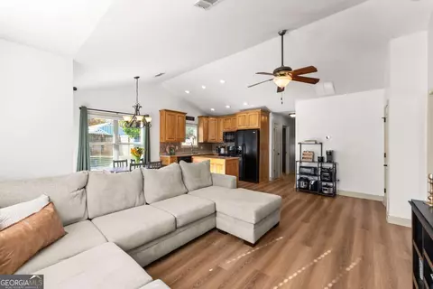 Entry Way - 204 Sugar Maple Dr, Cornelia, GA 30531 photo 3 of 3