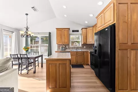 Kitchen - 204 Sugar Maple Dr, Cornelia, GA 30531 photo 2 of 4