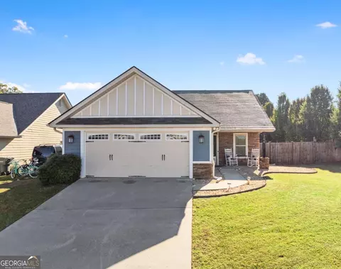 Exterior - 204 Sugar Maple Dr, Cornelia, GA 30531 photo 2 of 9