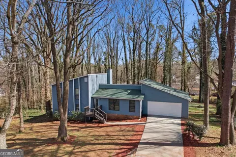 296 Firecrest Ln, Lawrenceville, GA 30045