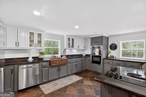 Kitchen - 198 Timms Loop, Calhoun, GA 30701 photo 2 of 4