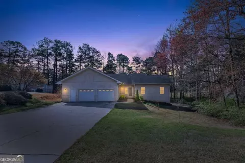 8993 Dornoch Cir, Winston, GA 30187