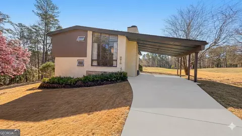 2213 Leafmore Dr, Decatur, GA 30033