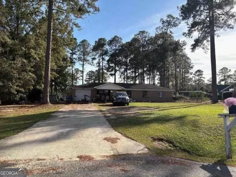 122 Dewberry Dr, Sylvester, GA 31791