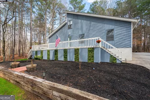 5079 Woodmont Dr, Villa Rica, GA 30180