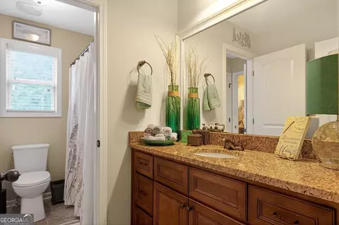 Bath - 348 Willow Pointe Dr, Lagrange, GA 30240 photo 2 of 6