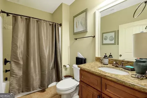 Bath - 348 Willow Pointe Dr, Lagrange, GA 30240 photo 4 of 6