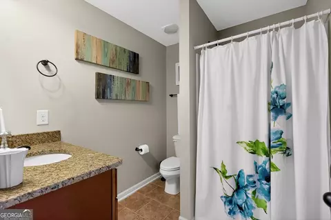 Bath - 348 Willow Pointe Dr, Lagrange, GA 30240 photo 1 of 6