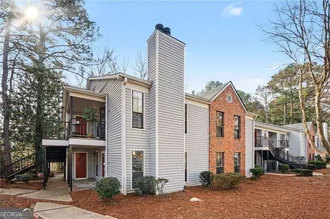 625 Windchase Ln, Stone Mountain, GA 30083