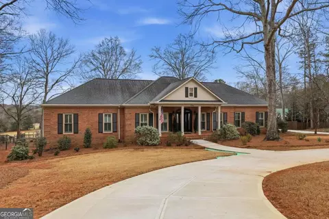 136 Deerhollow Rd, Bogart, GA 30622