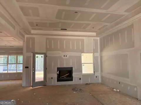 121 Woodford Dr, Roopville, GA 30170