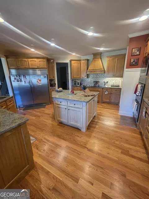 Kitchen - 1202 Red Oak Dr, Monroe, GA 30655 photo 4 of 19