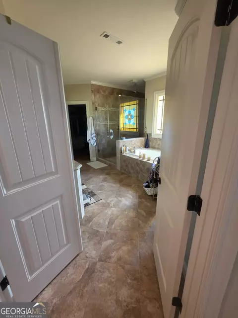 Bath - 1202 Red Oak Dr, Monroe, GA 30655 photo 3 of 12