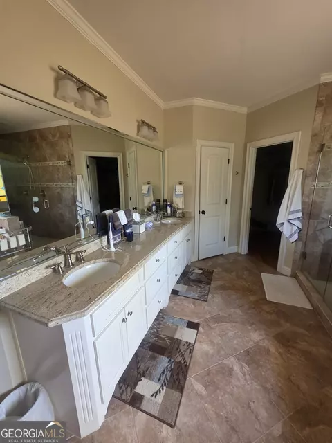 Bath - 1202 Red Oak Dr, Monroe, GA 30655 photo 5 of 12