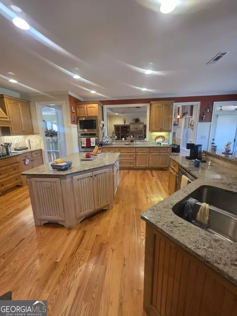 Kitchen - 1202 Red Oak Dr, Monroe, GA 30655 photo 7 of 19