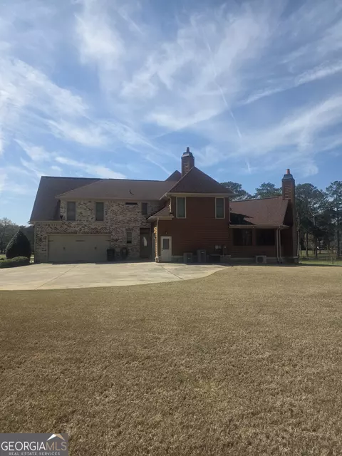 Exterior - 1202 Red Oak Dr, Monroe, GA 30655 photo 5 of 48