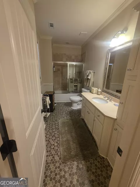 Bath - 1202 Red Oak Dr, Monroe, GA 30655 photo 1 of 12