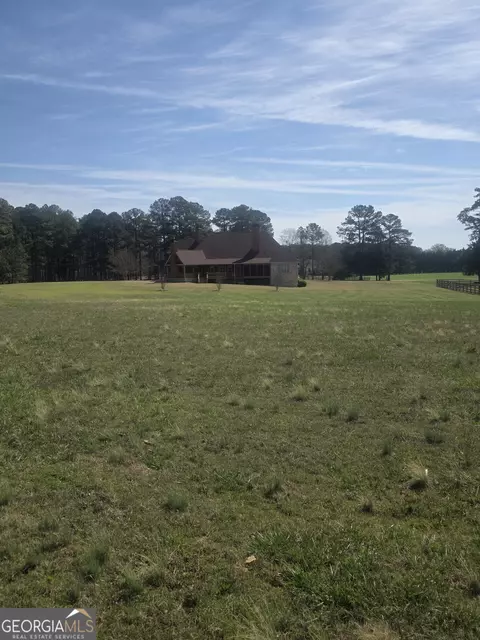 Exterior - 1202 Red Oak Dr, Monroe, GA 30655 photo 7 of 48