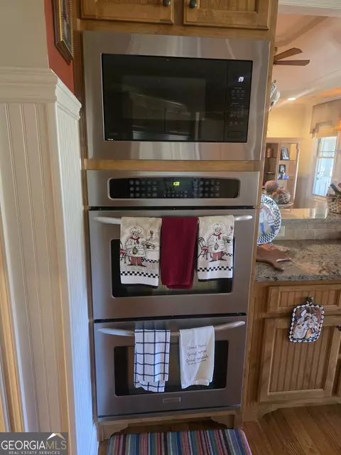 Kitchen - 1202 Red Oak Dr, Monroe, GA 30655 photo 11 of 19