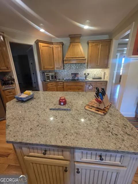 Kitchen - 1202 Red Oak Dr, Monroe, GA 30655 photo 9 of 19