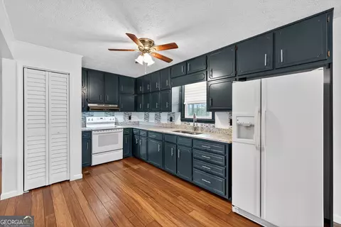 Kitchen - 111 Indian Bend Dr, Lagrange, GA 30240 photo 1 of 3