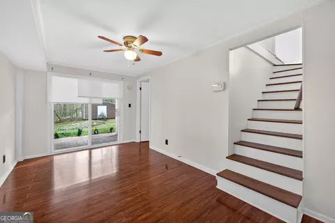 Living - 111 Indian Bend Dr, Lagrange, GA 30240 photo 5 of 7