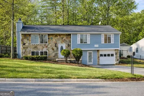 894 Traymore Dr, Norcross, GA 30093