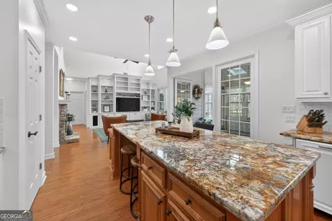 Kitchen - 6460 Rutherford Pl, Suwanee, GA 30024 photo 2 of 4