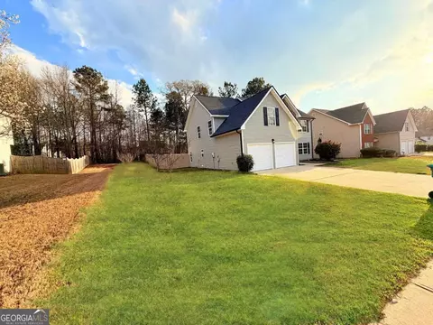 Exterior - 227 Millstone Dr, Hampton, GA 30228 photo 2 of 3
