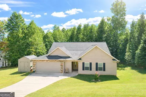 220 Tesnatee Landing Dr, Cleveland, GA 30528