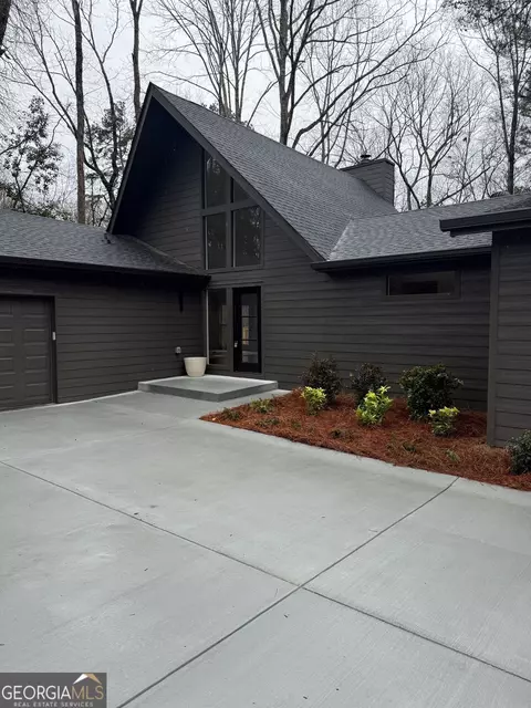 95 Lake Top Ct, Roswell, GA 30076