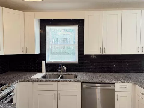 Kitchen - 200 Abner Rd, Franklin, GA 30217 photo 2 of 4