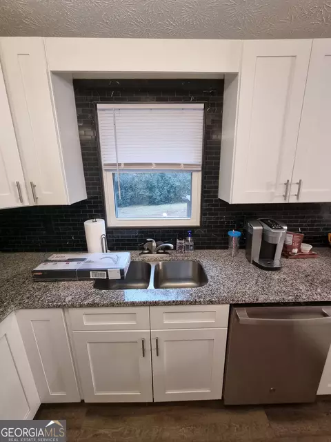 Kitchen - 200 Abner Rd, Franklin, GA 30217 photo 4 of 4