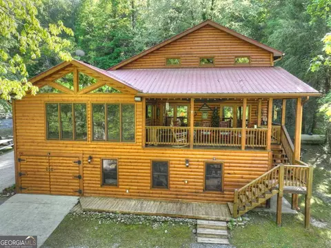 730 Riverside Ln, Blue Ridge, GA 30513