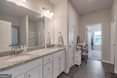 Entry Way - 2100 Westbrook Rd, Commerce, GA 30530 photo 2 of 2