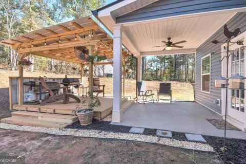 Exterior - 2100 Westbrook Rd, Commerce, GA 30530 photo 2 of 3