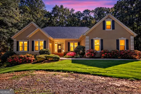 217 Windermere Cir, Newnan, GA 30265