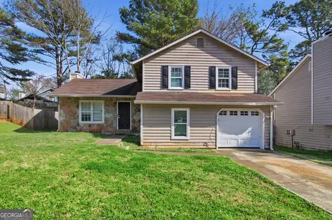 917 Lake Watch Dr, Stone Mountain, GA 30088