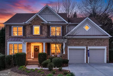 7630 Tenspeed Ct, Flowery Branch, GA 30542