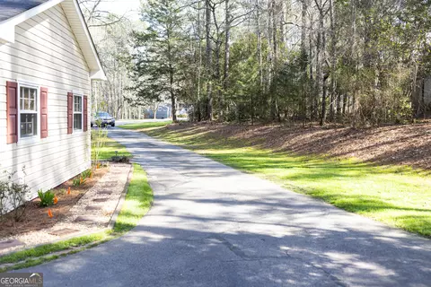 Exterior - 103 Iroquois Dr, Lagrange, GA 30240 photo 10 of 12