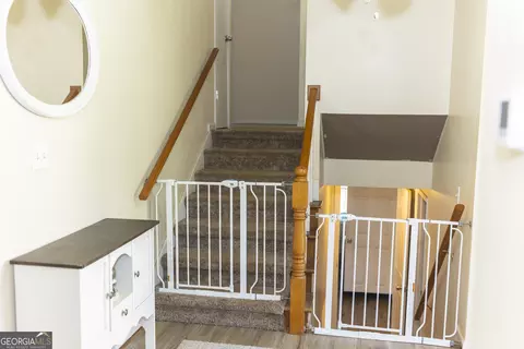 Entry Way - 103 Iroquois Dr, Lagrange, GA 30240 photo 2 of 5