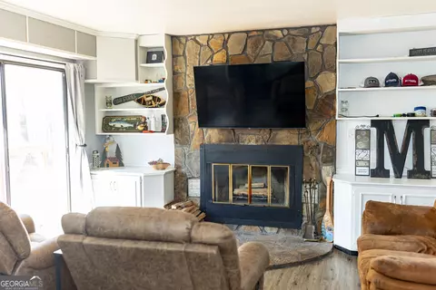 Living - 103 Iroquois Dr, Lagrange, GA 30240 photo 3 of 4
