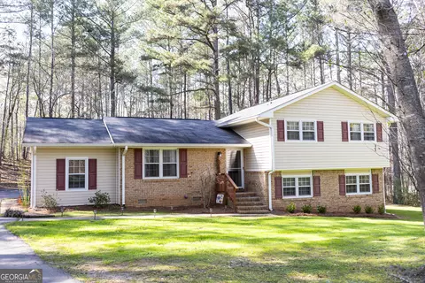 103 Iroquois Dr, Lagrange, GA 30240