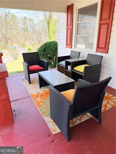 Exterior - 131 E Killian St, Canton, GA 30114 photo 2 of 7