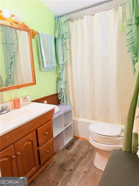 Bath - 131 E Killian St, Canton, GA 30114 photo 1 of 2