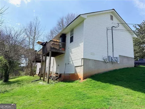 145 E Killian St, Canton, GA 30114 photo 3