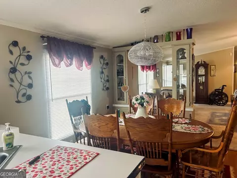 Dining - 5068 Hamilton-pleasant Grove Rd, Pine Mountain, GA 31822 photo 1 of 2