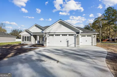 215 Mcqueen St, Folkston, GA 31537