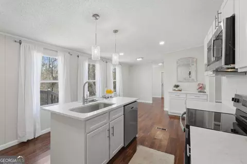 67 Forest Lake Circle Rd, Pendergrass, GA 30567