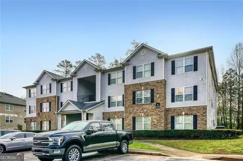 10204 Fairington Ridge Cir, Lithonia, GA 30038